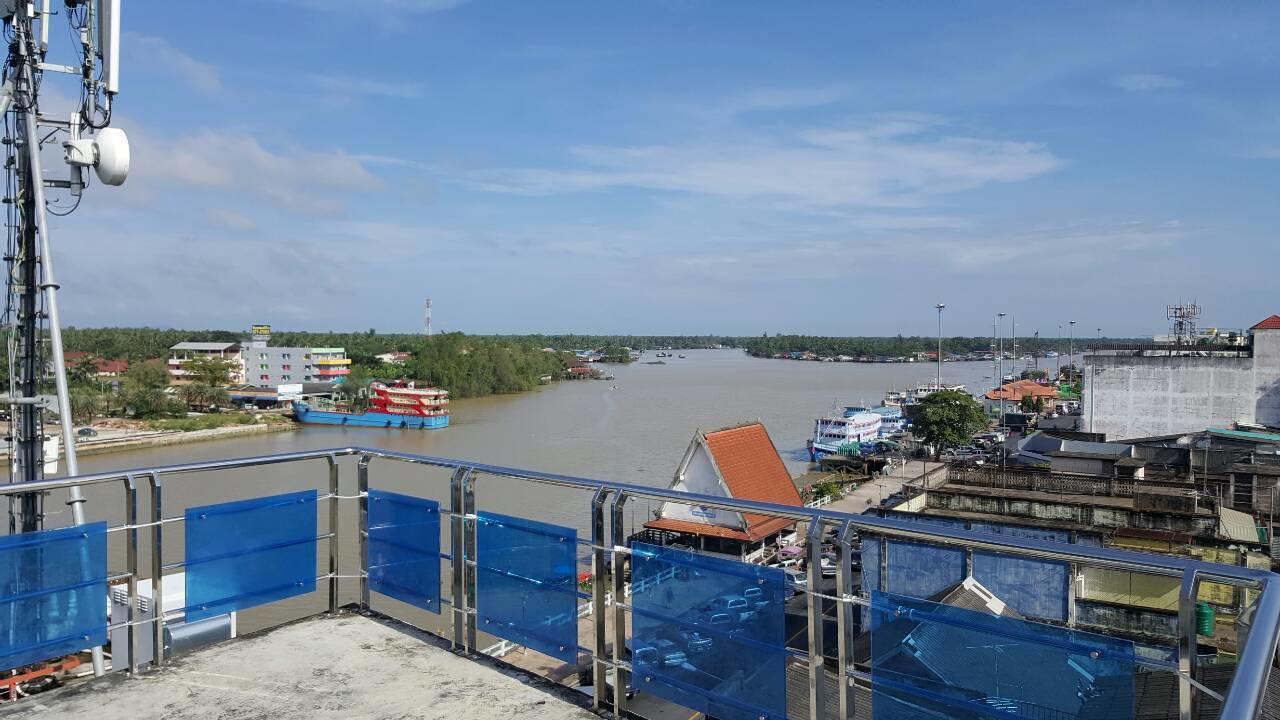 The Port Hostel Surat Thani Exterior foto